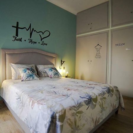 D16-Cosy Downtown Apartment เอเธนส์ ภายนอก รูปภาพ