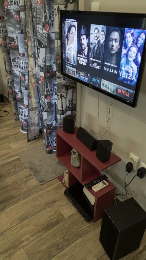 D16-Cosy Downtown Apartment เอเธนส์ ภายนอก รูปภาพ