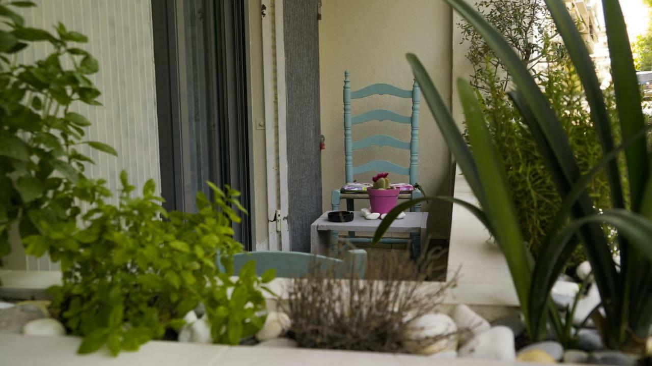 D16-Cosy Downtown Apartment เอเธนส์ ภายนอก รูปภาพ