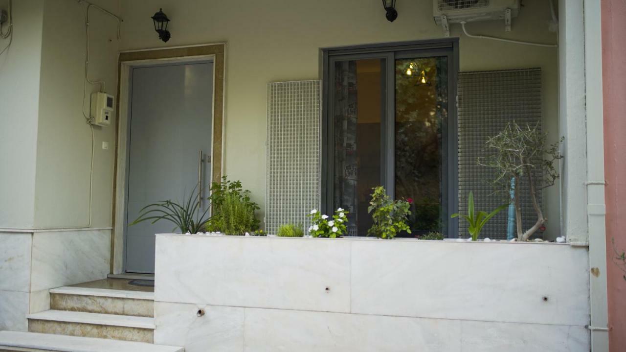 D16-Cosy Downtown Apartment เอเธนส์ ภายนอก รูปภาพ