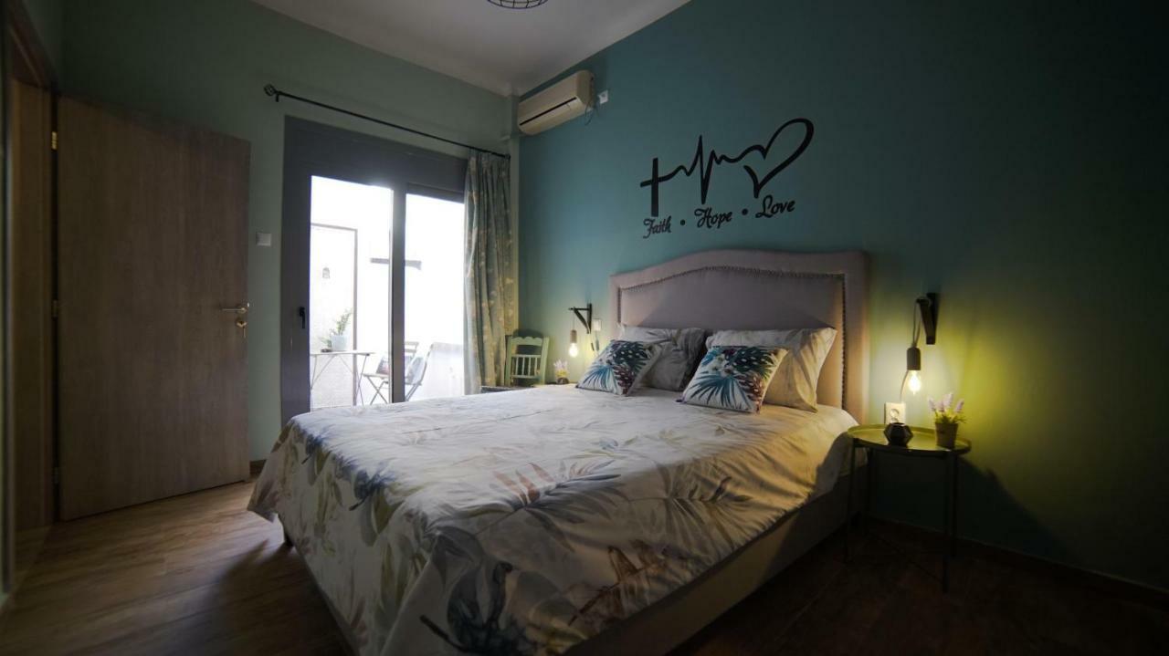 D16-Cosy Downtown Apartment เอเธนส์ ภายนอก รูปภาพ