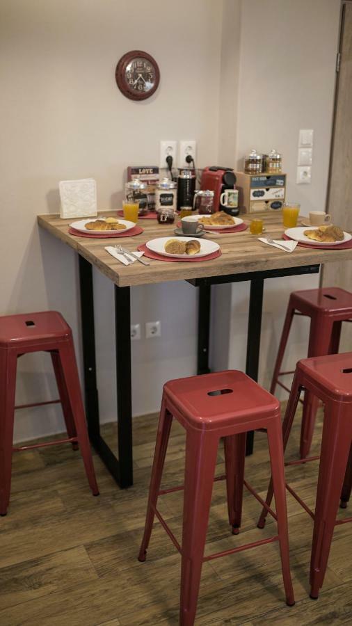 D16-Cosy Downtown Apartment เอเธนส์ ภายนอก รูปภาพ
