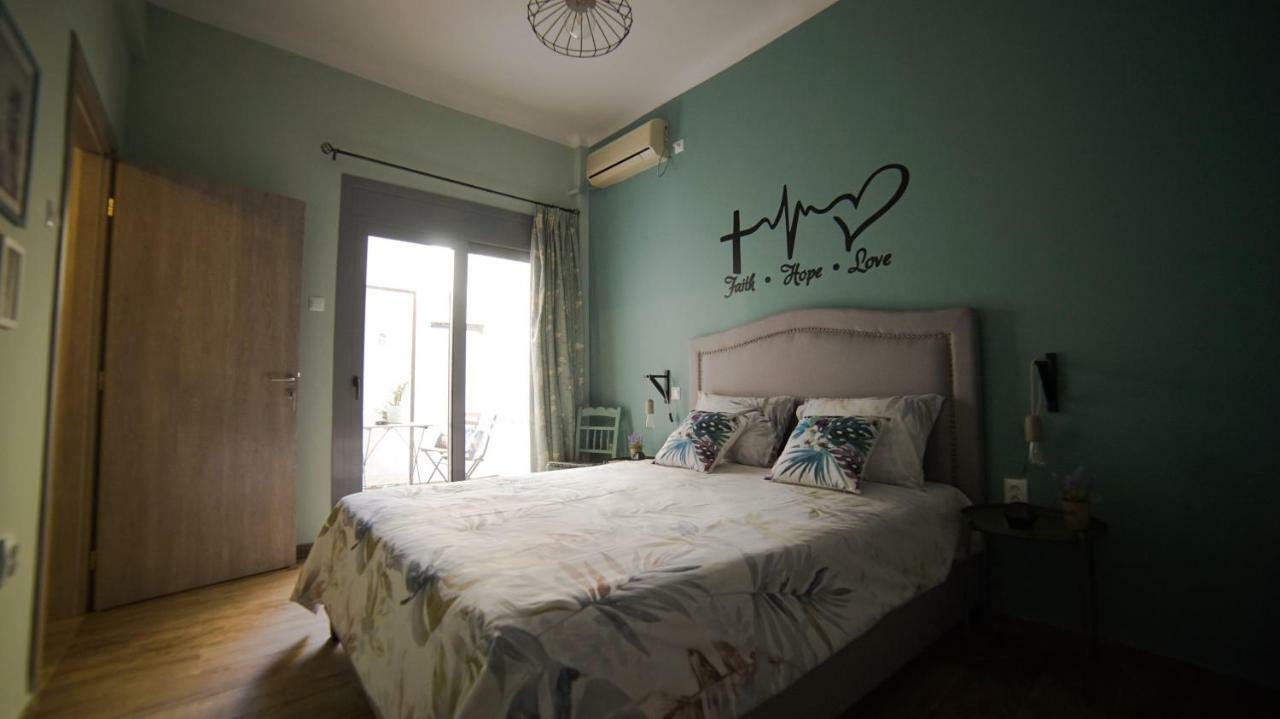 D16-Cosy Downtown Apartment เอเธนส์ ภายนอก รูปภาพ