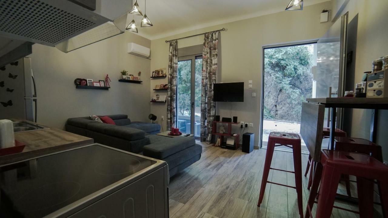 D16-Cosy Downtown Apartment เอเธนส์ ภายนอก รูปภาพ