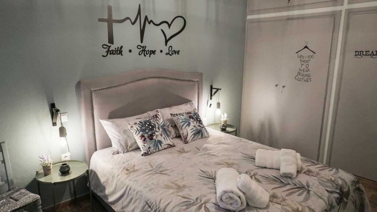 D16-Cosy Downtown Apartment เอเธนส์ ภายนอก รูปภาพ