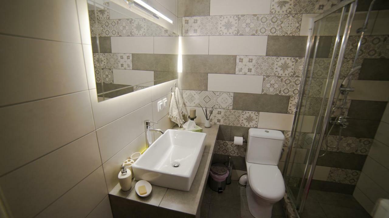 D16-Cosy Downtown Apartment เอเธนส์ ภายนอก รูปภาพ