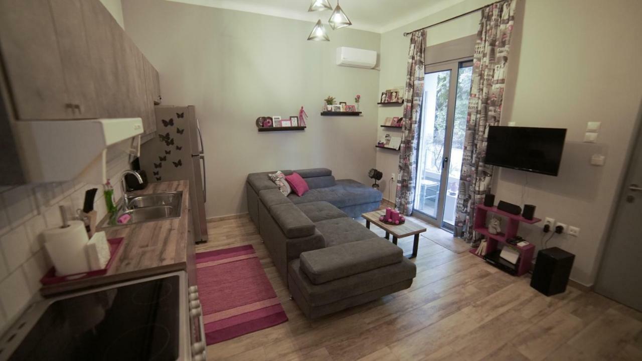 D16-Cosy Downtown Apartment เอเธนส์ ภายนอก รูปภาพ