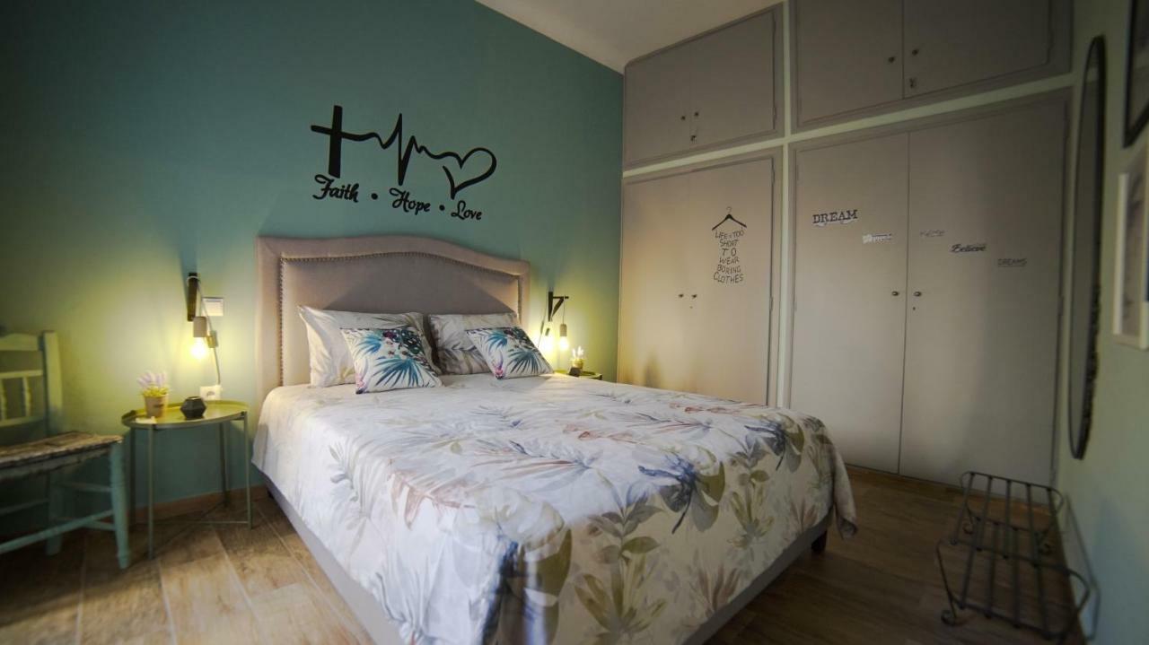 D16-Cosy Downtown Apartment เอเธนส์ ภายนอก รูปภาพ