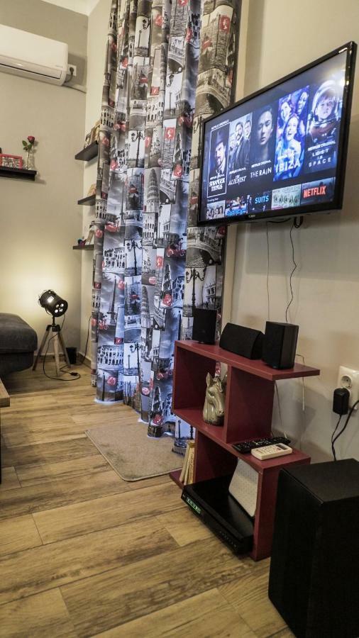 D16-Cosy Downtown Apartment เอเธนส์ ภายนอก รูปภาพ